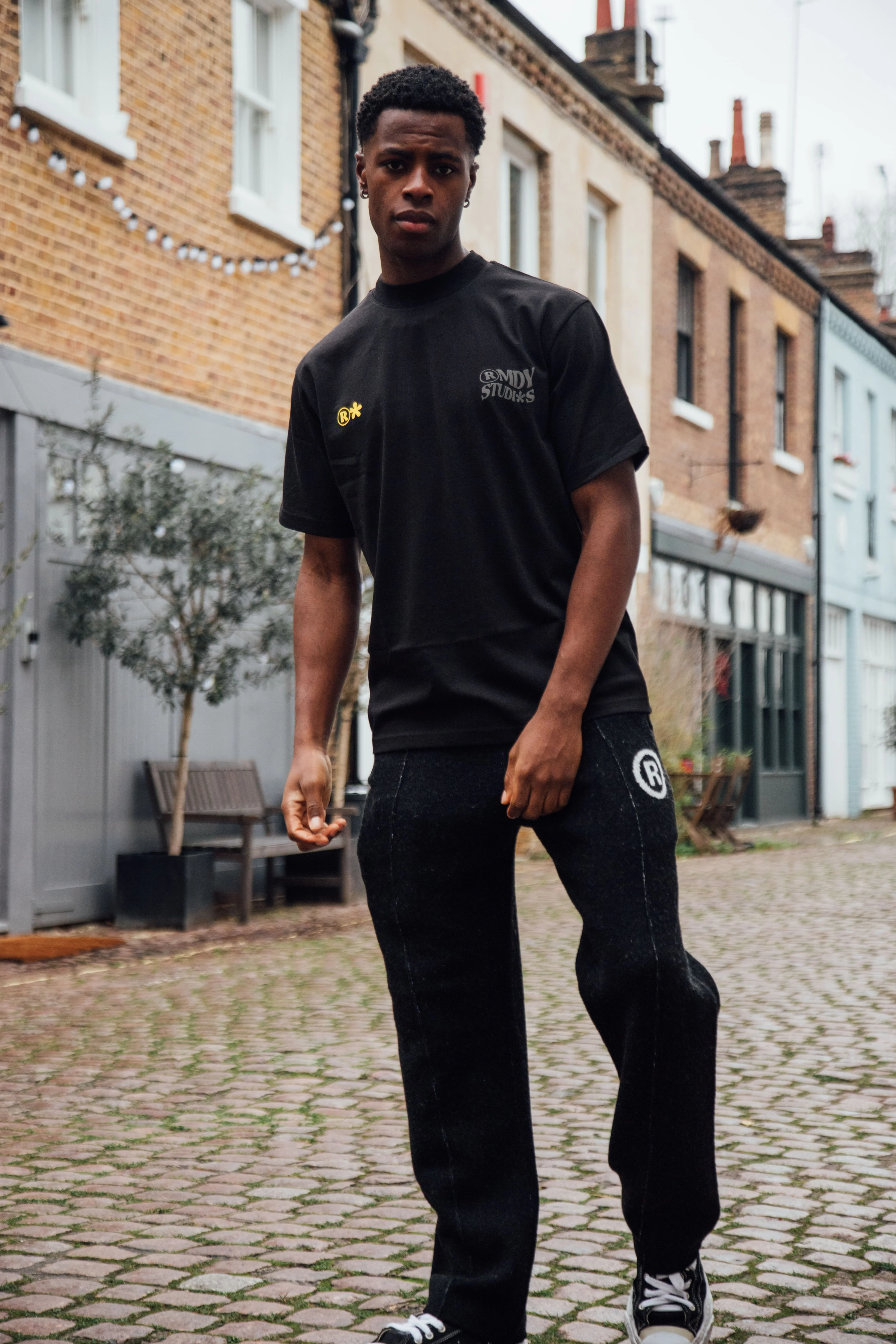 Black Find Your RMDY. Flow Tee